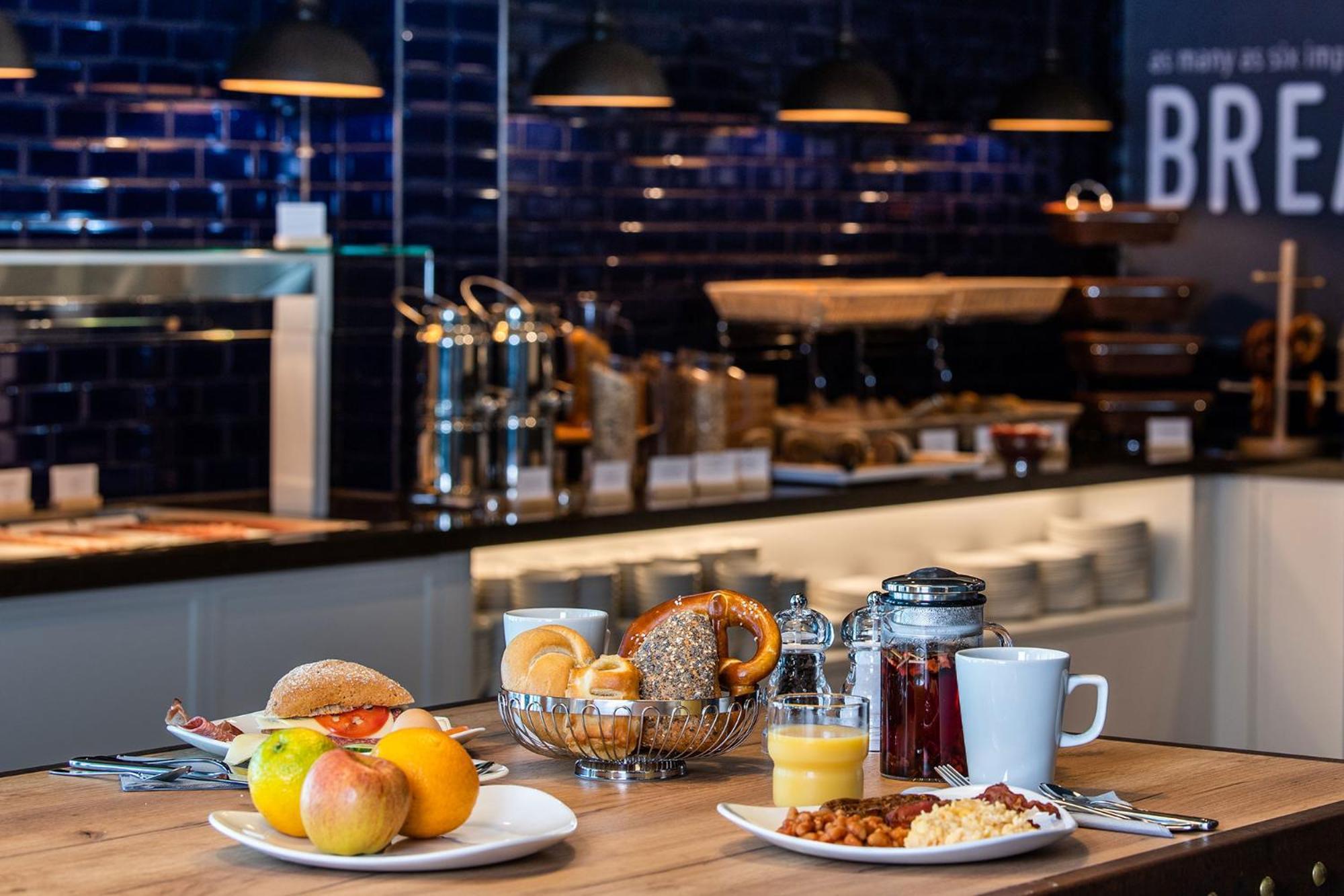 Premier Inn Leipzig City Hahnekamm Esterno foto